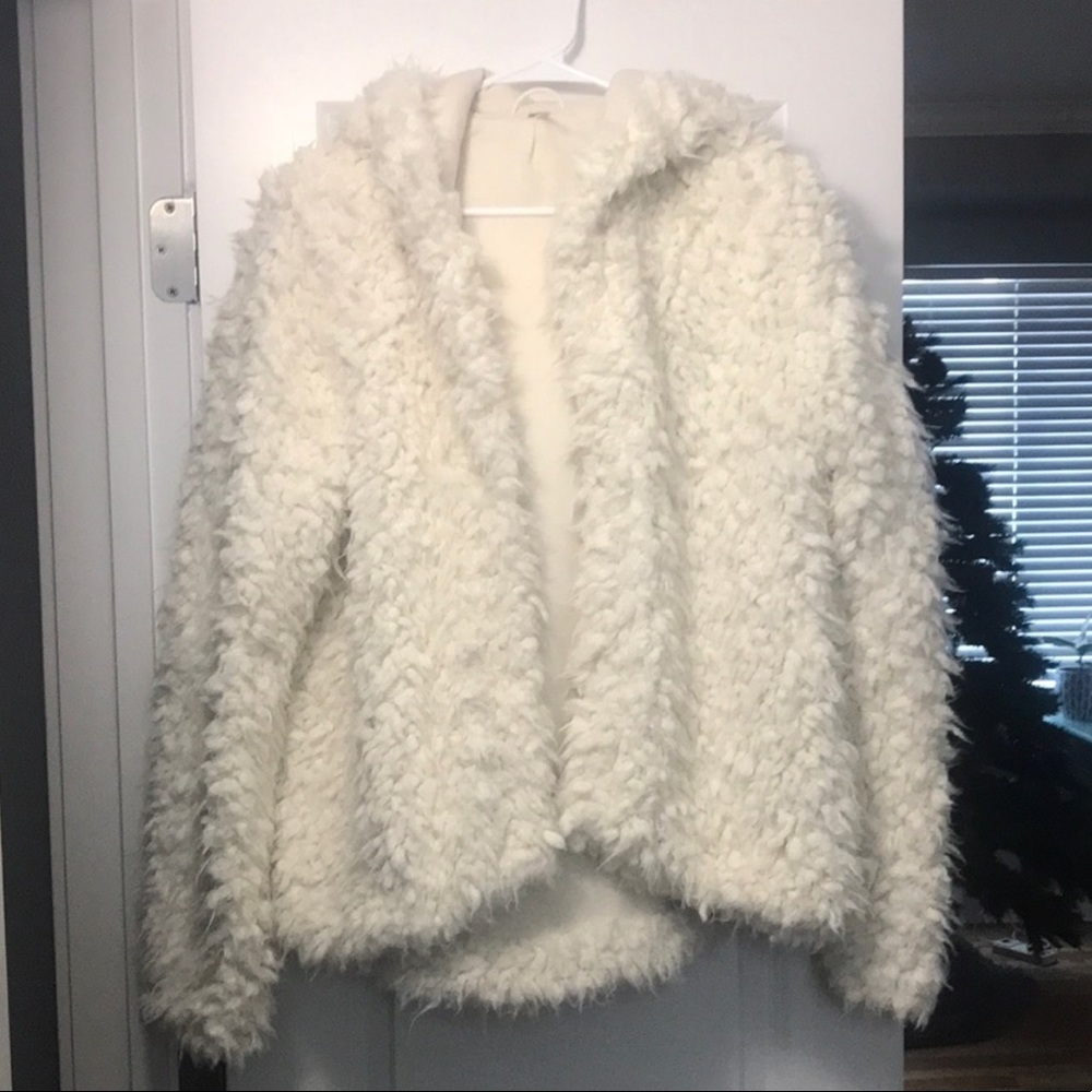Free People White Fur Jacket🤍